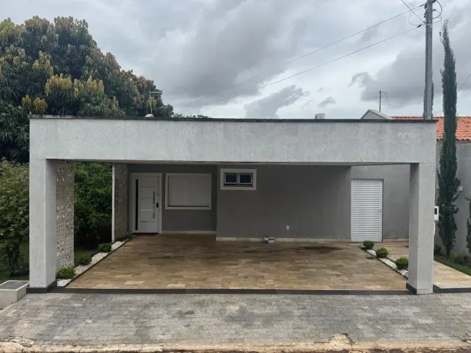 Vende-se Casa no Condomínio Vida Bela 1 - Goiânia - GO