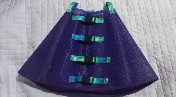 Colar pós cirugico, cachorro. Colar Elizabetano flexível da marca Koter,