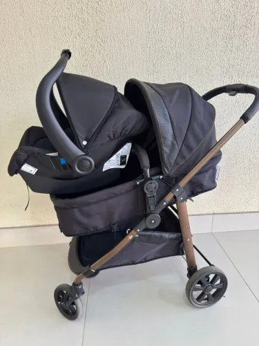 Carrinho + bebê conforto