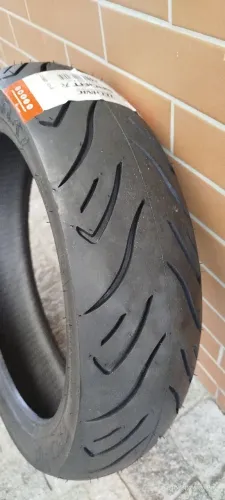 Pneu 150/60 r17