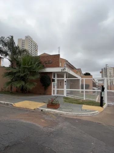 Casa Sobrado em Condomínio Bairro Goiabeiras