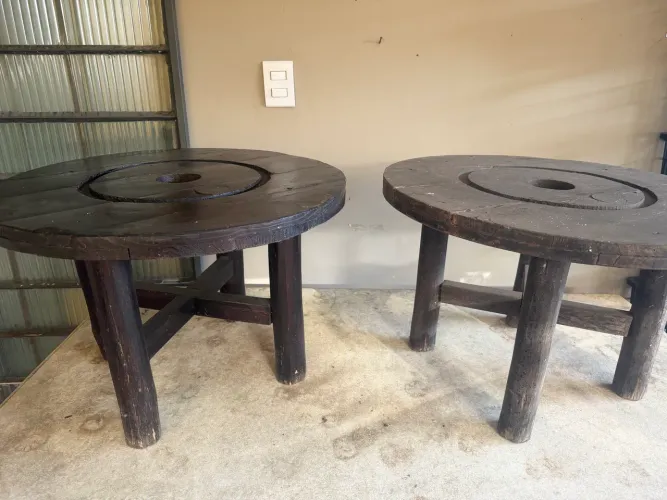 MESA DE CANTO FEITA COM BOBINAS