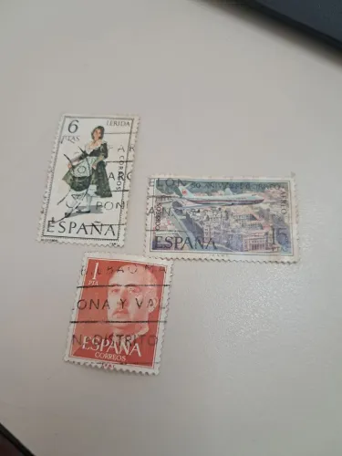 Trio de selos antigos da Espanha