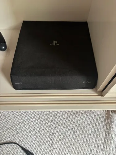 PlayStation 4 Slin 500g Super novo