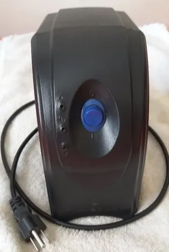 Estabilizador Energy Lux 300 M, 4 tomadas, 115 volts, 300 VA, semi-novo, funciona