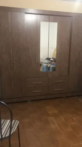 Vendo guarda roupa novo grande