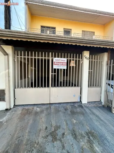 Casa para locação no piso superior Jd. Morada do Sol com: