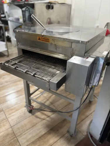 Forno de esteira