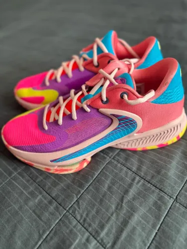 Nike Freak Zoom 4