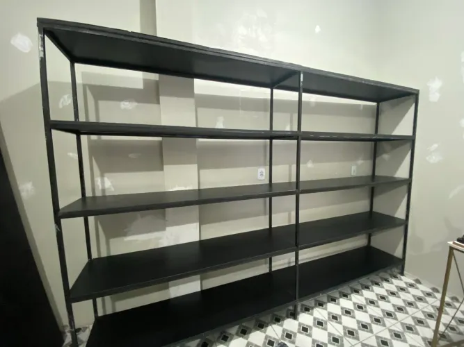 VENDO PRATELEIRA GRANDE PARA LOJA 