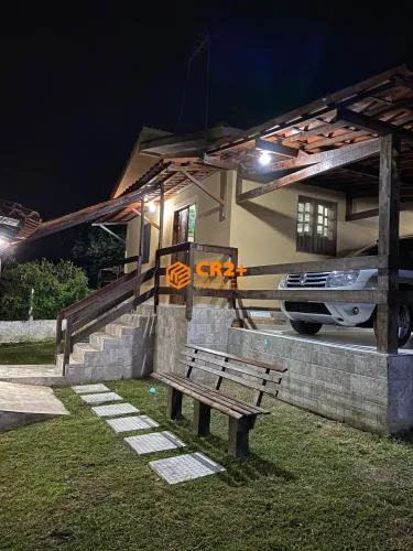 Casa em Gravatá com Piscina e 160m² em Rua Pública