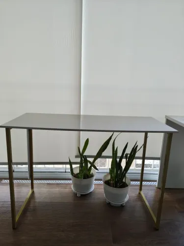Mesa de escritório cinza