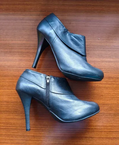 Bota preta via marte 37