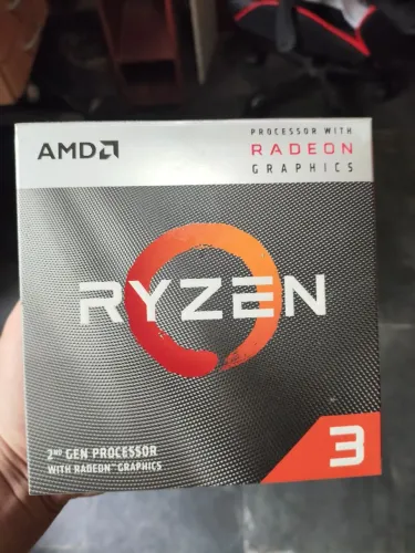 Vendo processador AMD Ryzen 3 3200g com alguns pinos tortos