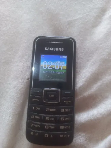 Celular de teclado antigo Samsung funcionando