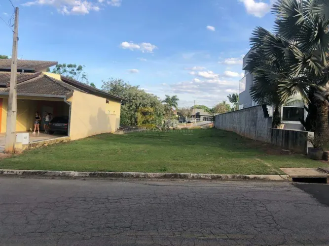 Terreno a venda com 504 m2 no Condomínio Reserva dos Vinhedos em Louveira