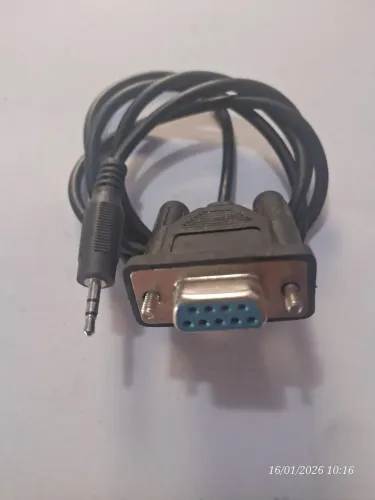 cabo serial DB9 fêmea para conector estéreo macho de 3,5 mm (P2)