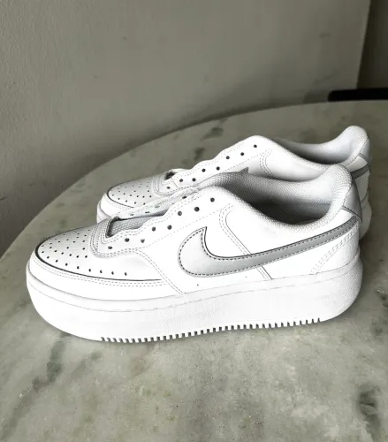 Tênis nike branco feminino Court Vision