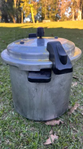 PANELA DE PRESSÃO 15L NACIONAL