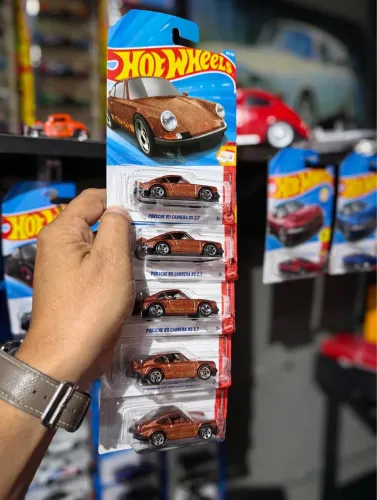 Hot Wheels Porsche 911 Carrera RS 2.7 Marrom - Lacrado