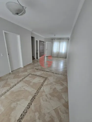 Casa para venda com 3 quartos sendo 1 suíte - 140m² no bairro Jardim das Industrias - SJC