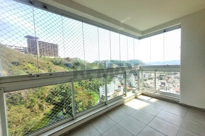 Apto com Linda Vista em Condomínio com Ampla Área de Lazer