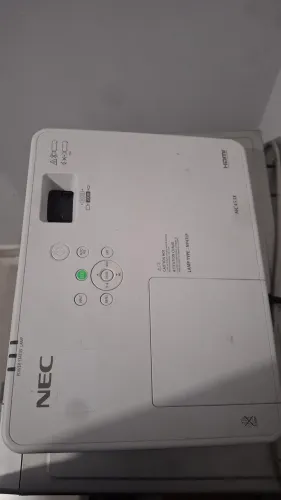 Projetor profissional NEC MC453X