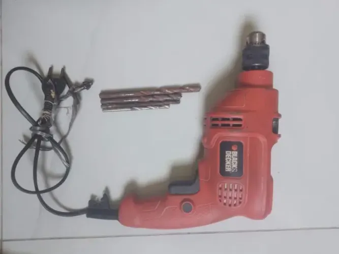 Furadeira Black & Decker 127 V de Impacto
