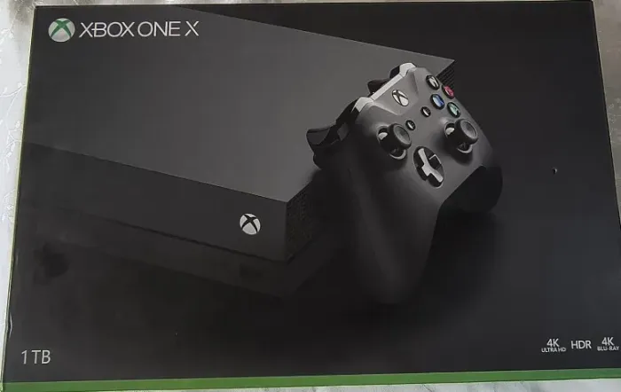 VENDO XBOX ONE X 1TB + 2 CONTROLES