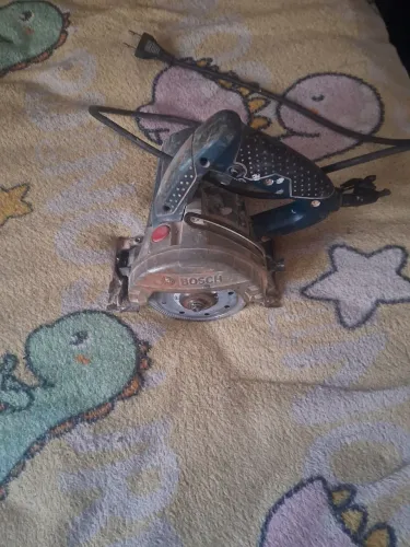 Vendo uma  maquita Bosch