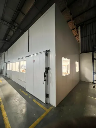 SALA COMERCIAL EM PAINEL PIR - SOB MEDIDA