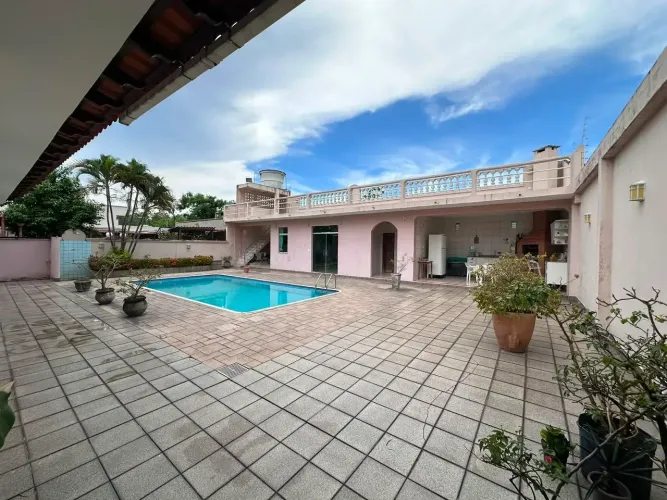 ARISTROCRÁTICO, /CHAPADA, 4 SUÍTES, PISCINA, EDICULA 20X30 DE TERRENO