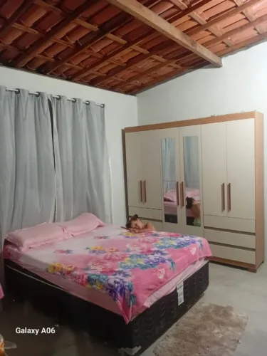 Vendo casa com 2 quartos sala cozinha 1 banheiro terreno medindo 12×22