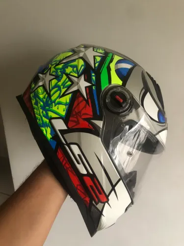 Vendo capacete LS2 novo