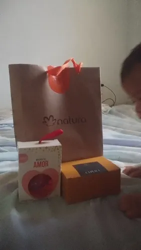 Kit Natura uma caixa de sabonete outro sabonete líquido