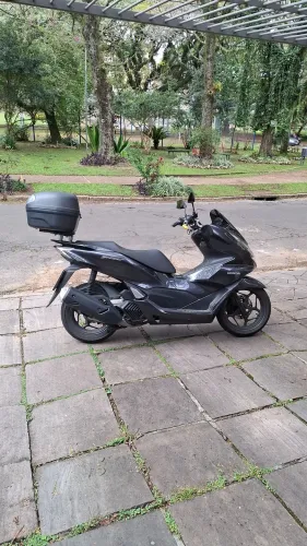 Vendo PCX 2024/160 cc , 7.000 km, com baú novo!