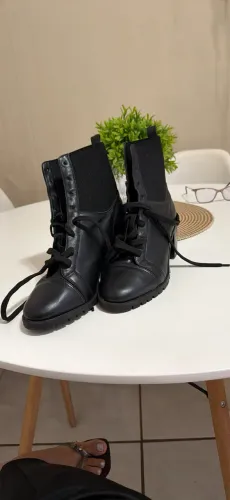 Vendo bota de couro