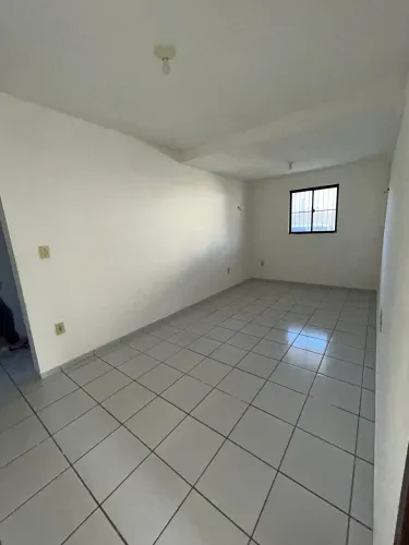 Apartamento térreo - início de Cuiá