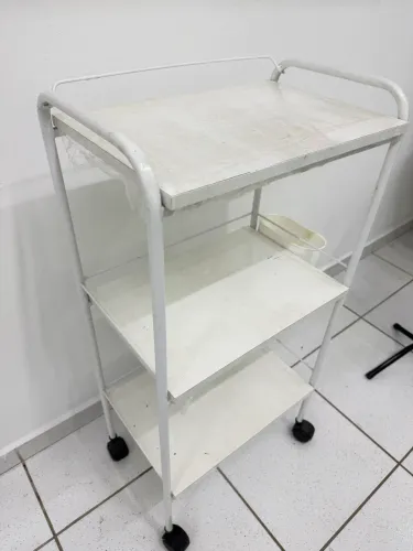Carrinho auxiliar estética