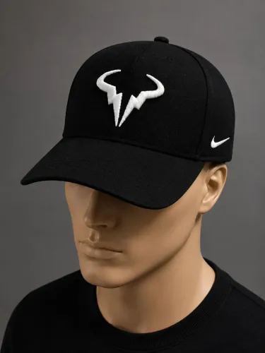 ? Boné Preto Premium - Estilo Streetwear | Preto com Logo Branco
