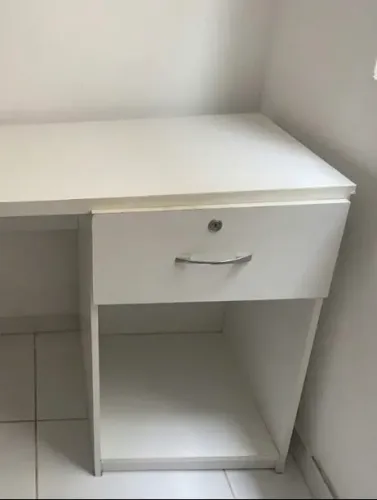 Vendo escrivaninha