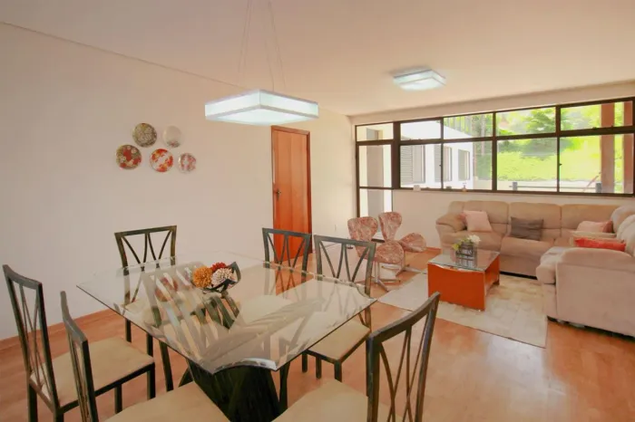 Casa à Venda - Santa Cruz, 4 Quartos, 270 m2