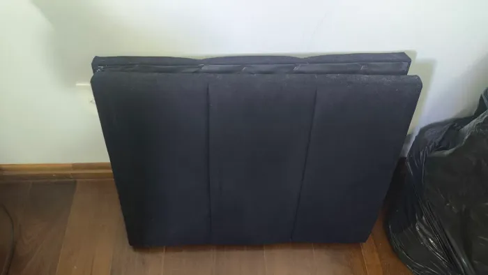 Cabeceira almofadada cor preta