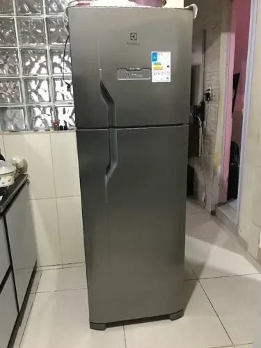 Geladeira Inox Electrolux
