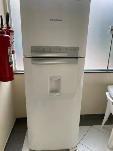 Geladeira Electrolux front free DFW50