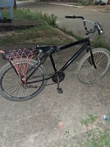 Vendo bike aro 26 montadinha preta