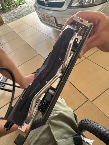 Placa de vídeo RX 580 8GB de RAM (tá com chuvisco na tela)