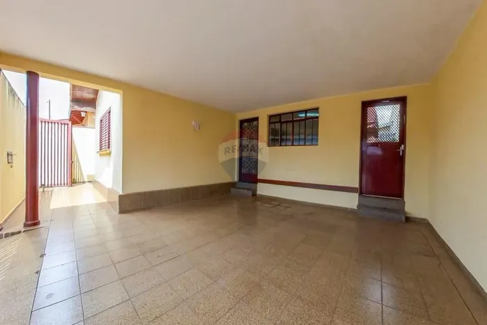 Casa à venda Jardim Nossa Senhora de Fátima, 3 quartos, 2 banheiros, 2 vagas, próximo a un