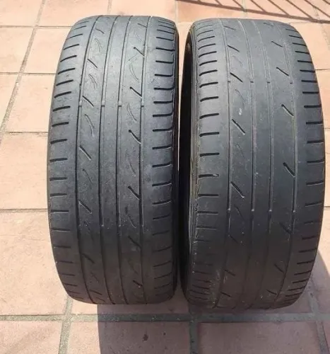 Par de Pneus Dunlop 235/50 r18 Meia vida