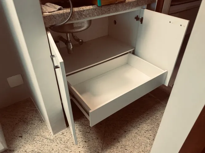 Armário de pia